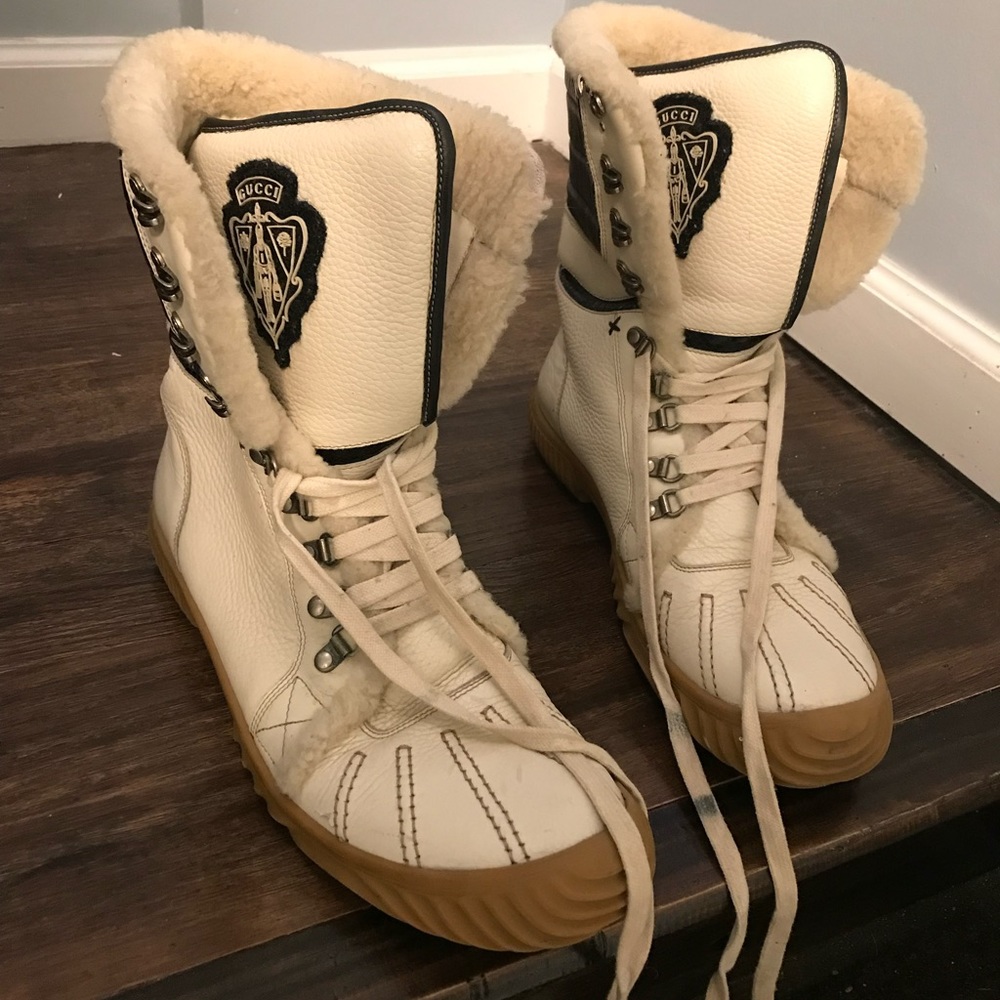 Gucci Crest  Fur Boots